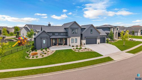 212 N Autumnwood Ct, Sioux Falls, SD, 57110-6280 | Card Image