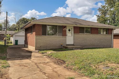 1136 Cove Ln, Saint Louis, MO, 63138-3047 | Card Image