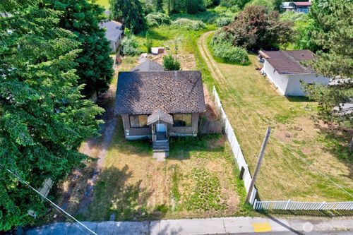 312 E Pioneer St, Granite Falls, WA, 98252-8490 | Card Image