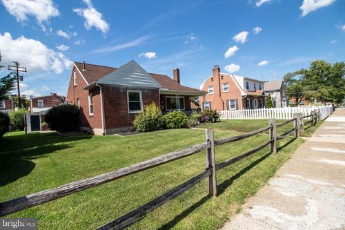 1510 N 13th St, READING, PA, 19604-1837 | Card Image