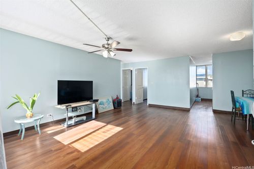 e306-94-246 Leoku St, Waipahu, HI, 96797-1913 | Card Image