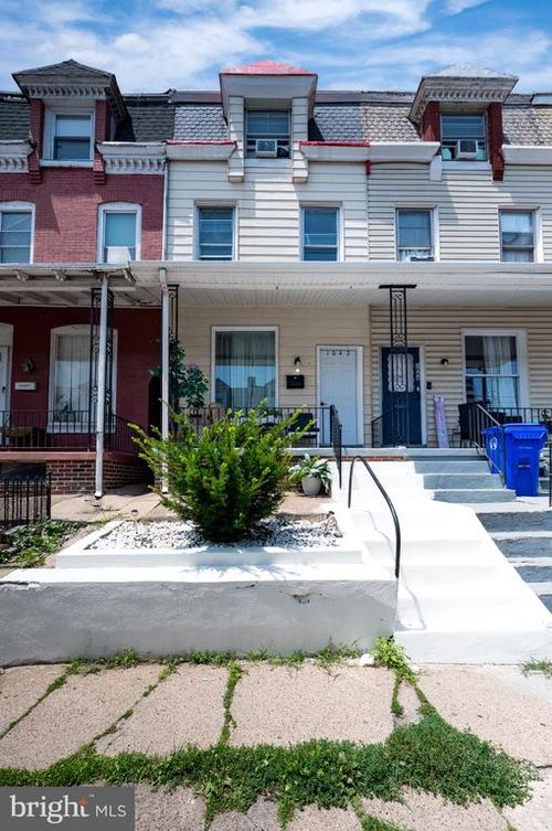 1042 Church St, READING, PA, 19601-1816 | Card Image
