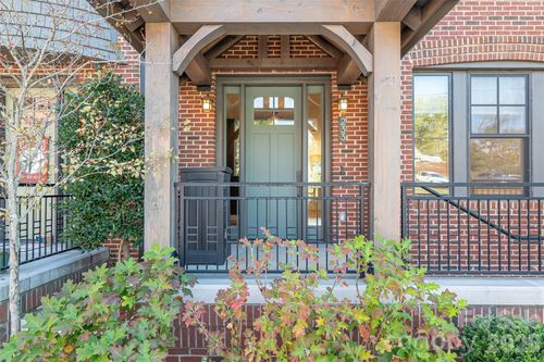 233 Broadway St, Asheville, NC, 28801-2338 | Card Image