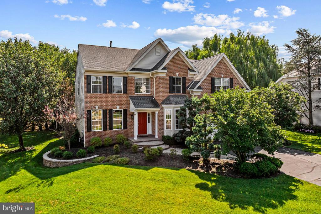 Dorchester Ln, Moorestown, NJ 08057