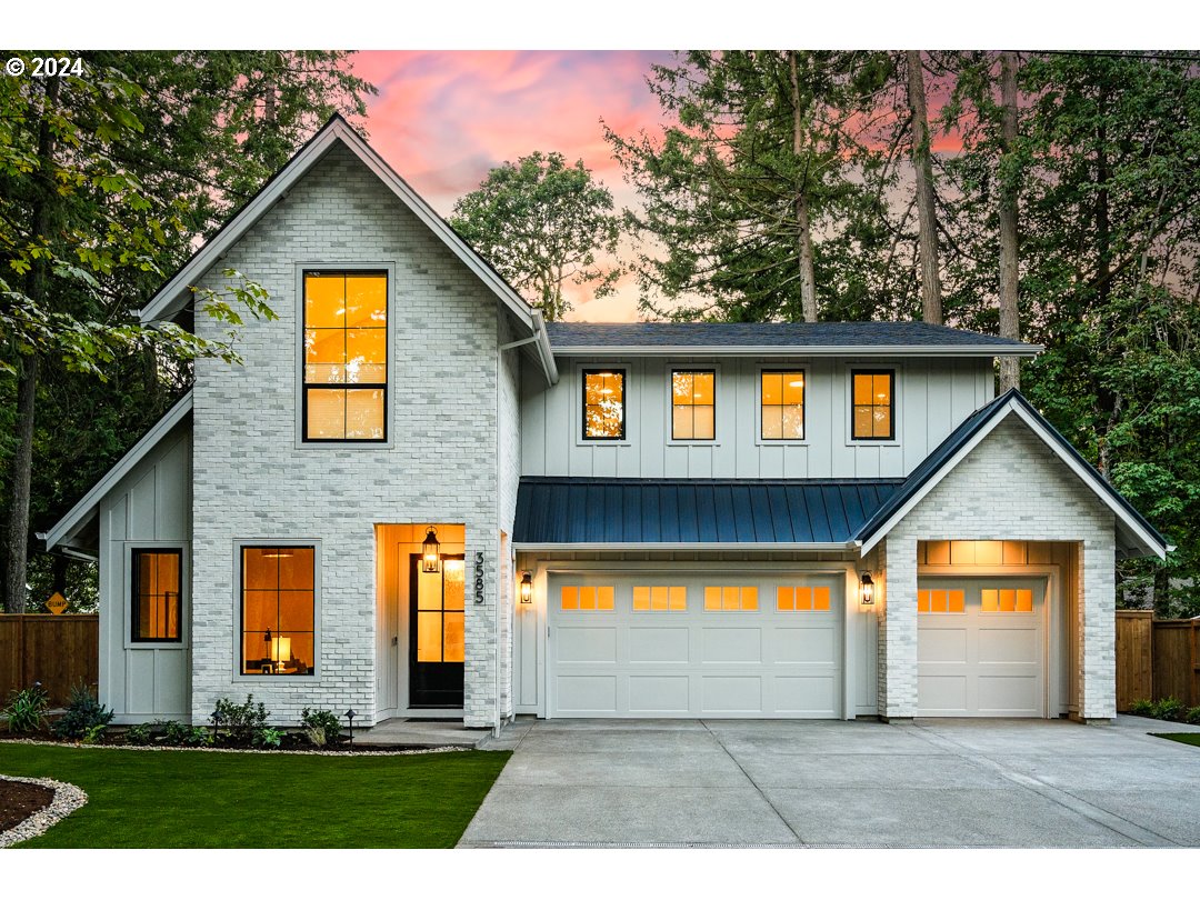 Sunwood Ct, Lake Oswego, OR 97035