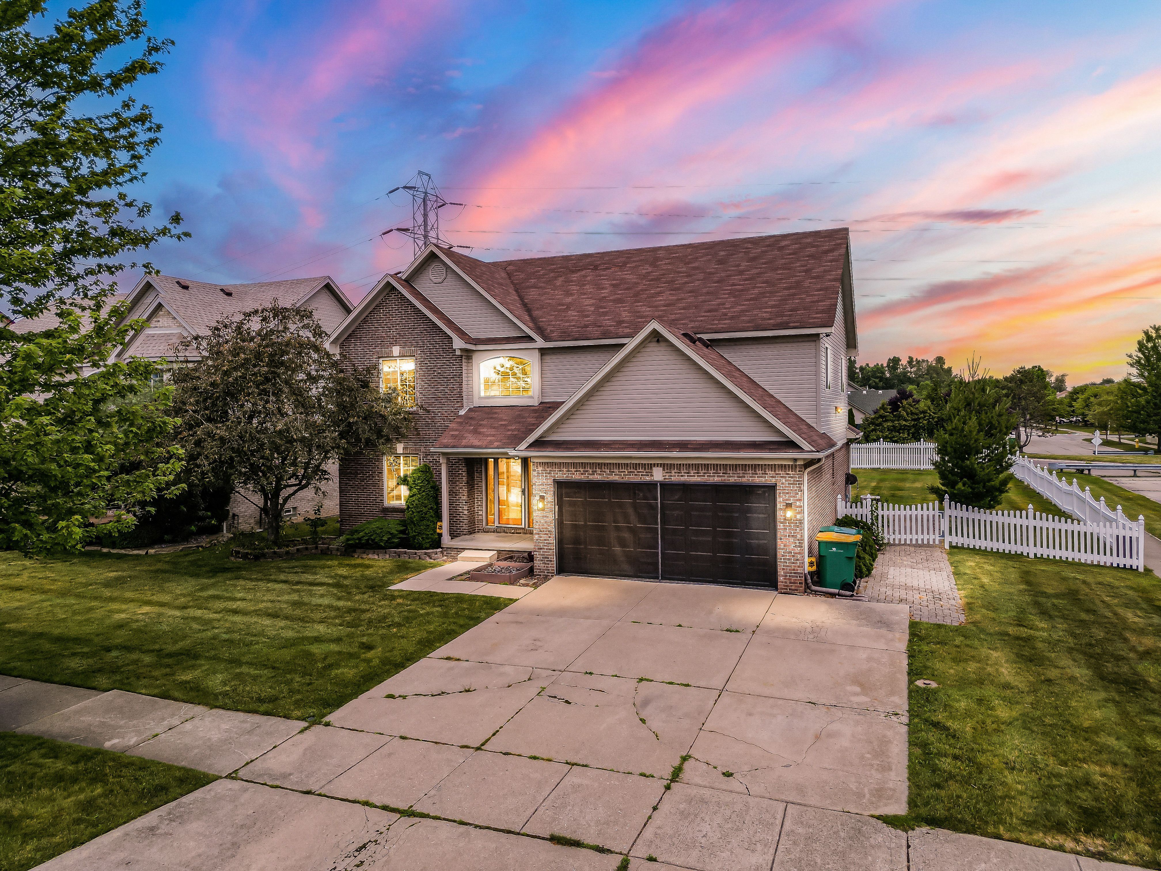 Stacey Dr, Trenton, MI 48183