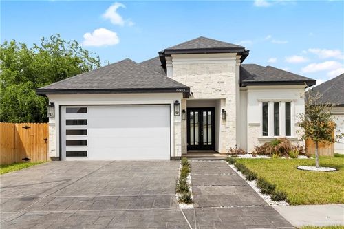 8003 N 55th Ln, Mission, TX, 78573-1821 | Card Image