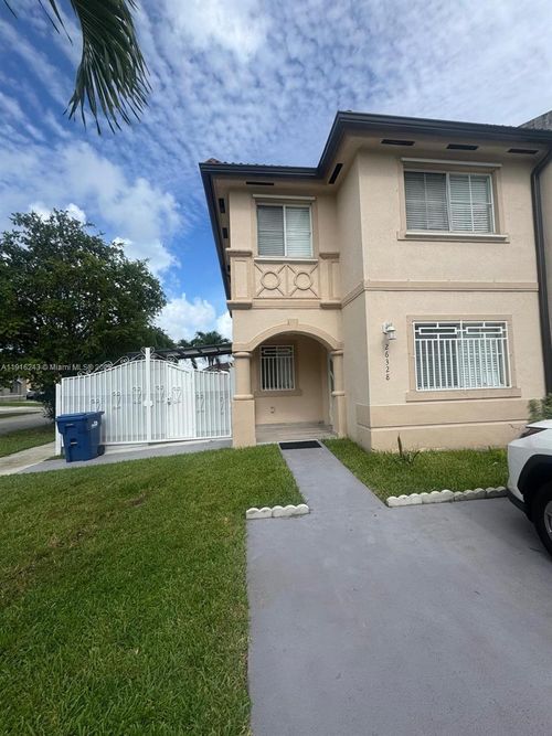 26328 Sw 135th Pl, Homestead, FL, 33032-2556 | Card Image