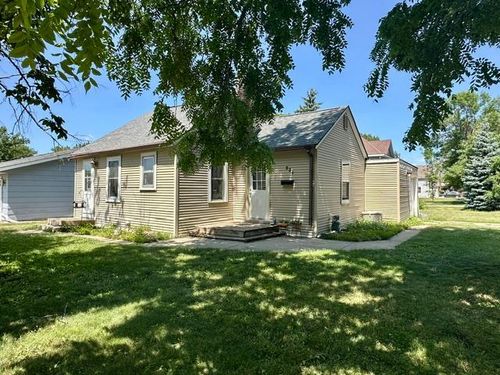 521 5th Ave E, Alexandria, MN, 56308-1520 | Card Image