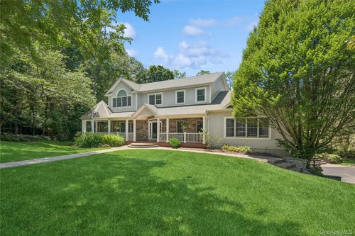 7 Orient Ave, Northport, NY, 11768-3364 | Card Image