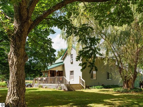 3651 Gleaner Hall Rd, Kingsley, MI, 49649-9655 | Card Image