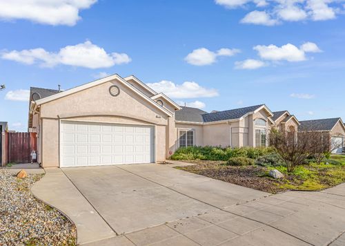 3062 N Filbert Ave, Fresno, CA, 93727-9105 | Card Image