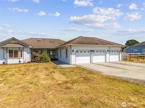 12334 Maxvale Dr Se, Yelm, WA, 98597-9256 | Card Image