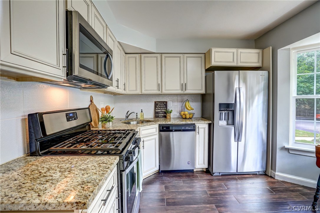 Timberly Waye , Henrico, VA 23238