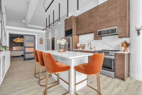 205-276 King St W, Kitchener, ON, N2G1B6 | Card Image