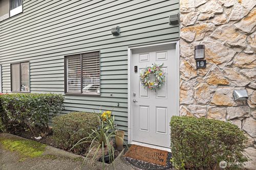 19-1040 S 320th St, Federal Way, WA, 98003-5350 | Card Image