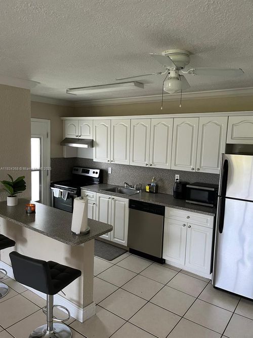 apt-42-898 Nw 45th Ave, Miami, FL, 33126-6417 | Card Image