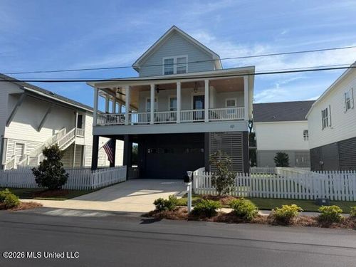 421 Saint Louis Street, Pass Christian, MS, 39571 | Card Image