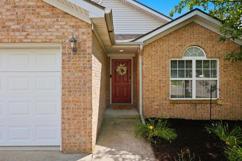 101 Clover Valley Dr, Lexington, KY, 40511-8818 | Card Image