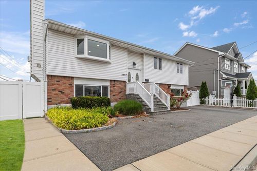 2747 Barbara Rd, Bellmore, NY, 11710-4738 | Card Image