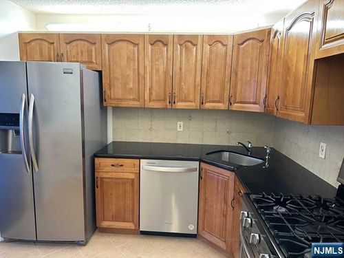 126 Raintree Ln, Mahwah, NJ, 07430-2060 | Card Image