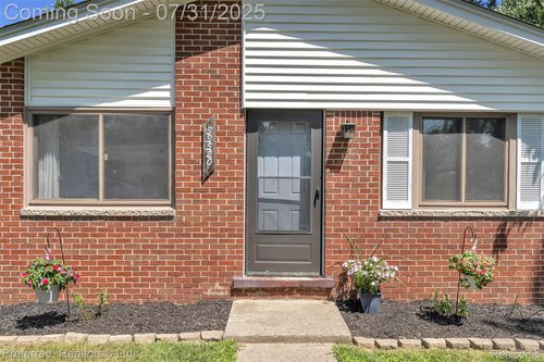 33520 Hiveley St, Westland, MI, 48186-4845 | Card Image