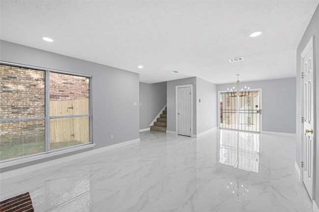6326 Cambridge Glen Ln, House other with 3 bedrooms, 3 bathrooms and 2 parking in Houston TX | Image 4