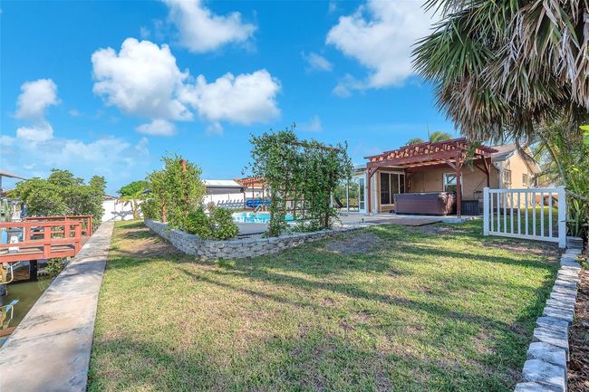 1012 Spindle Palm Way, House other with 3 bedrooms, 2 bathrooms and null parking in APOLLO BEACH FL | Image 25