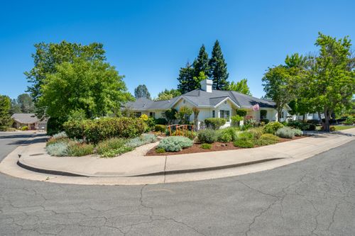 3811 Andes Dr, Redding, CA, 96001-2986 | Card Image