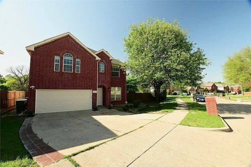 949 Green Pond Dr, Garland, TX, 75040-1074 | Card Image