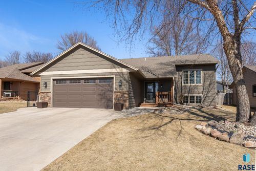 4920 E Fernwood Dr, Sioux Falls, SD, 57110-5572 | Card Image