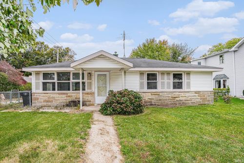 114 S Cherry St, New Carlisle, IN, 46552 | Card Image