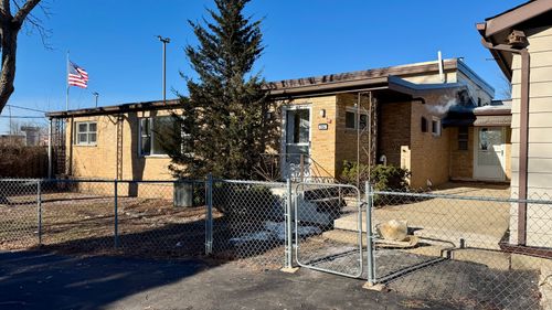 304-304 E Hawthorne Dr, Round Lake Beach, IL, 60073-1937 | Card Image