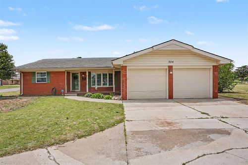 324 Cameron Dr, Altus, OK, 73521-2111 | Card Image