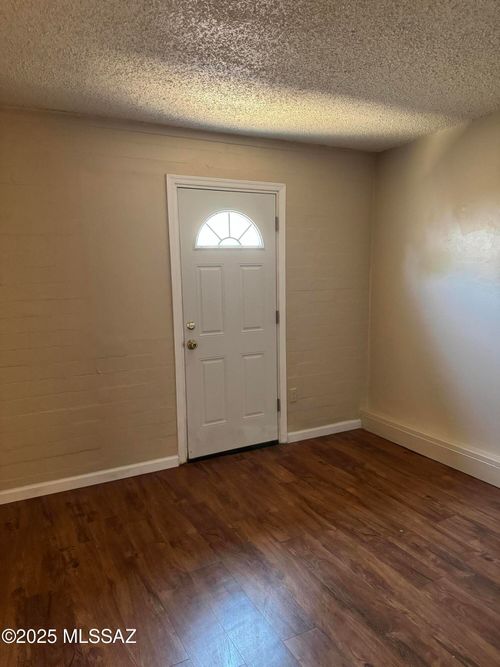 i-1518 E Hedrick Drive, Tucson, AZ, 85719 | Card Image