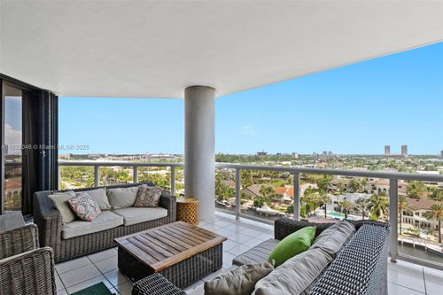apt-1002-3598 Yacht Club Dr, Aventura, FL, 33180-4011 | Card Image