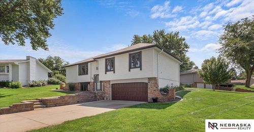 318 E Baronage Dr, Blair, NE, 68008-1206 | Card Image