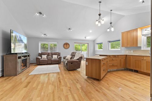 13593 Embry Way, Apple Valley, MN, 55124-8775 | Card Image