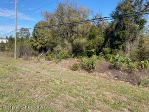 7092 Commercial Way, WEEKI WACHEE, FL, 34613-6301 | Card Image