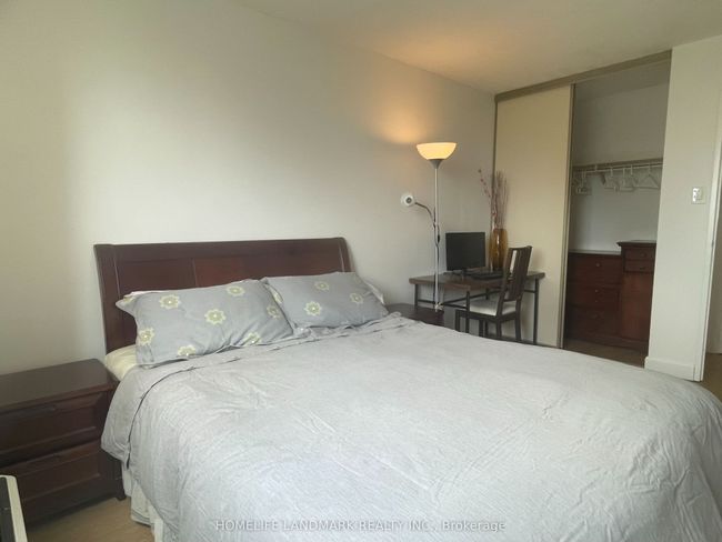 802 - 519 Dundas St W, Condo with 2 bedrooms, 1 bathrooms and null parking in Toronto ON | Image 14