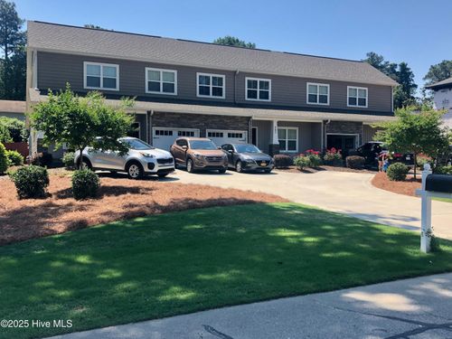 561 Ne Broad St, Southern Pines, NC, 28387-5538 | Card Image