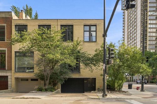 67 W Schiller St, Chicago, IL, 60610-2009 | Card Image