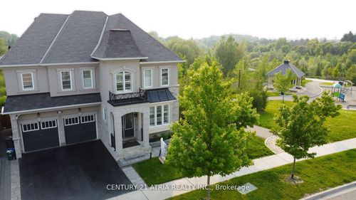 122 Degraaf Cres, Aurora, ON, L4G0X2 | Card Image