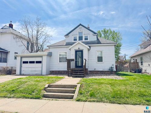 807 W 12th St Street, Sioux Falls, SD, 57104 | Card Image