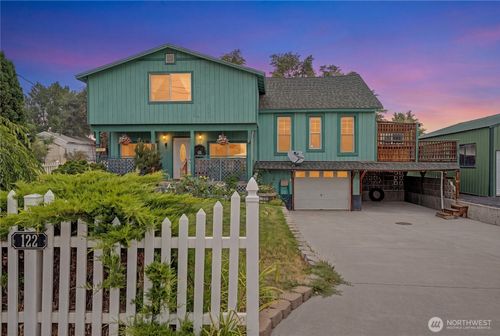 122 3rd Ave Se, Soap Lake, WA, 98851-9113 | Card Image
