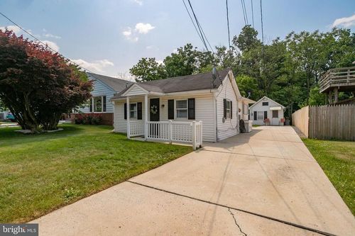218 Elizabeth St, Bordentown, NJ, 08505-1403 | Card Image