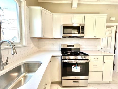 6r-6 Holland Street, Winchester, MA, 01890 | Card Image