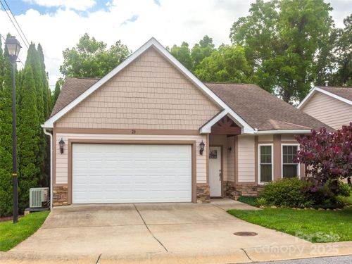 29 Kaylor Dr, Arden, NC, 28704-8801 | Card Image