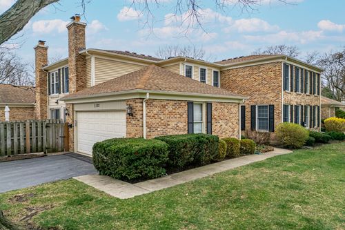 1122 Creekside Dr, Wheaton, IL, 60189-6160 | Card Image