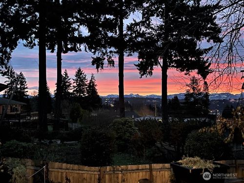 17145 Ne 5th Pl, Bellevue, WA, 98008-4106 | Card Image